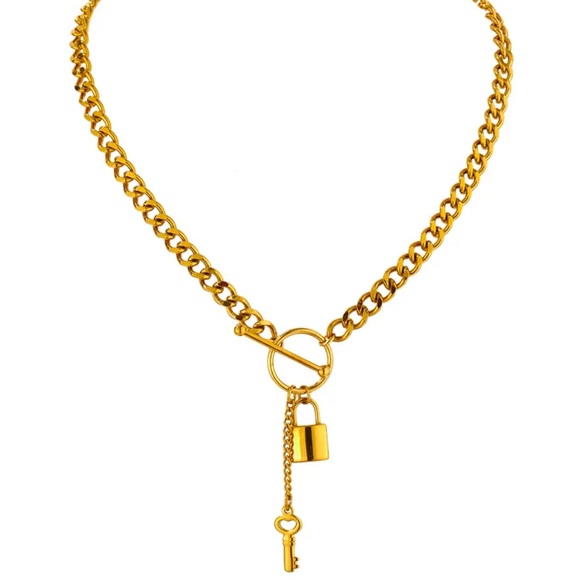 ◾️18K Gold Plated Heart Key Lock Pendant Necklace - Picture 3 of 7